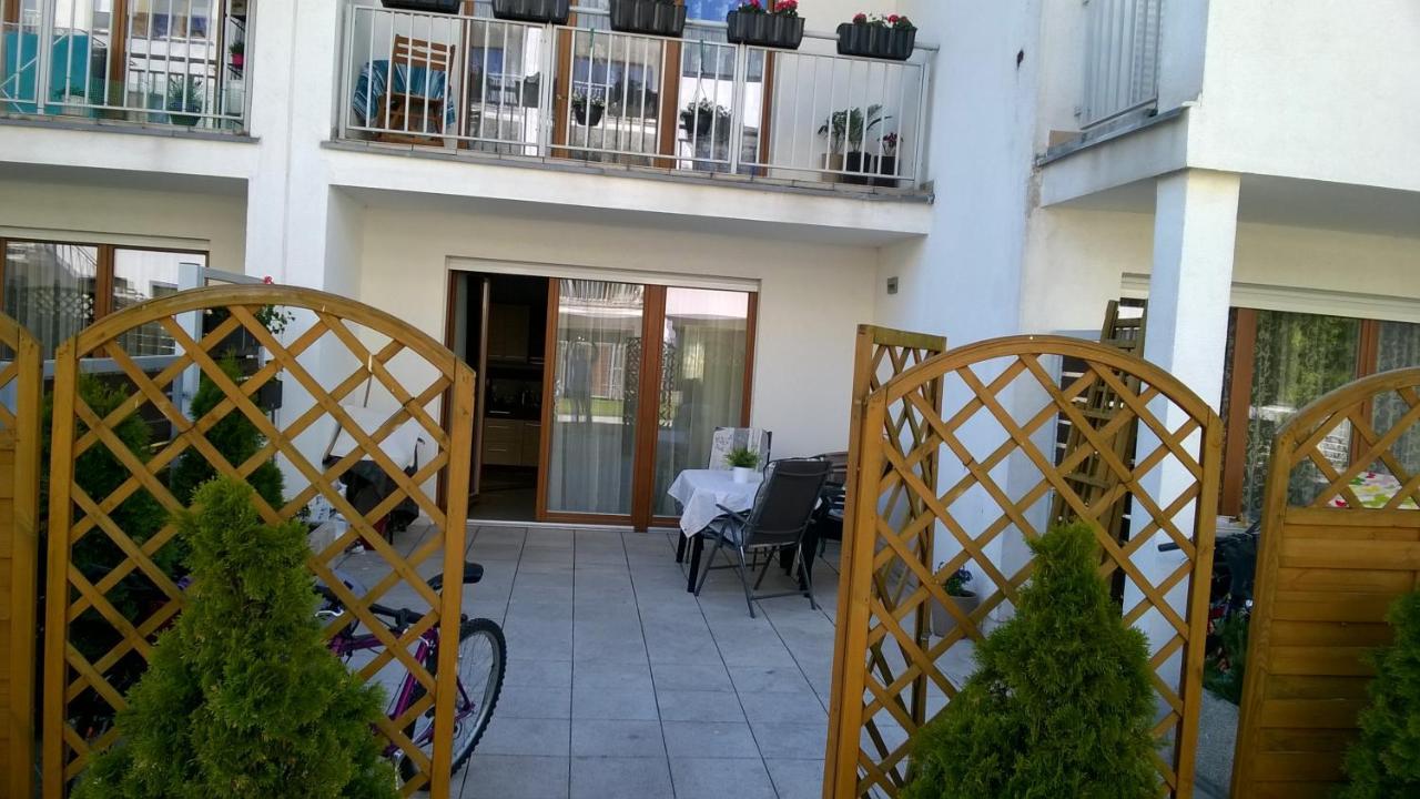 Swinoujscie Platan Patio 6 - Berry Apartments Exterior foto